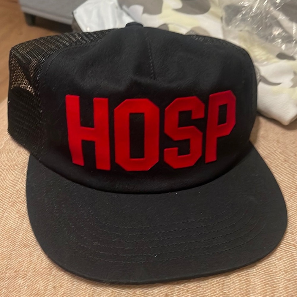 To supreme men’s hats